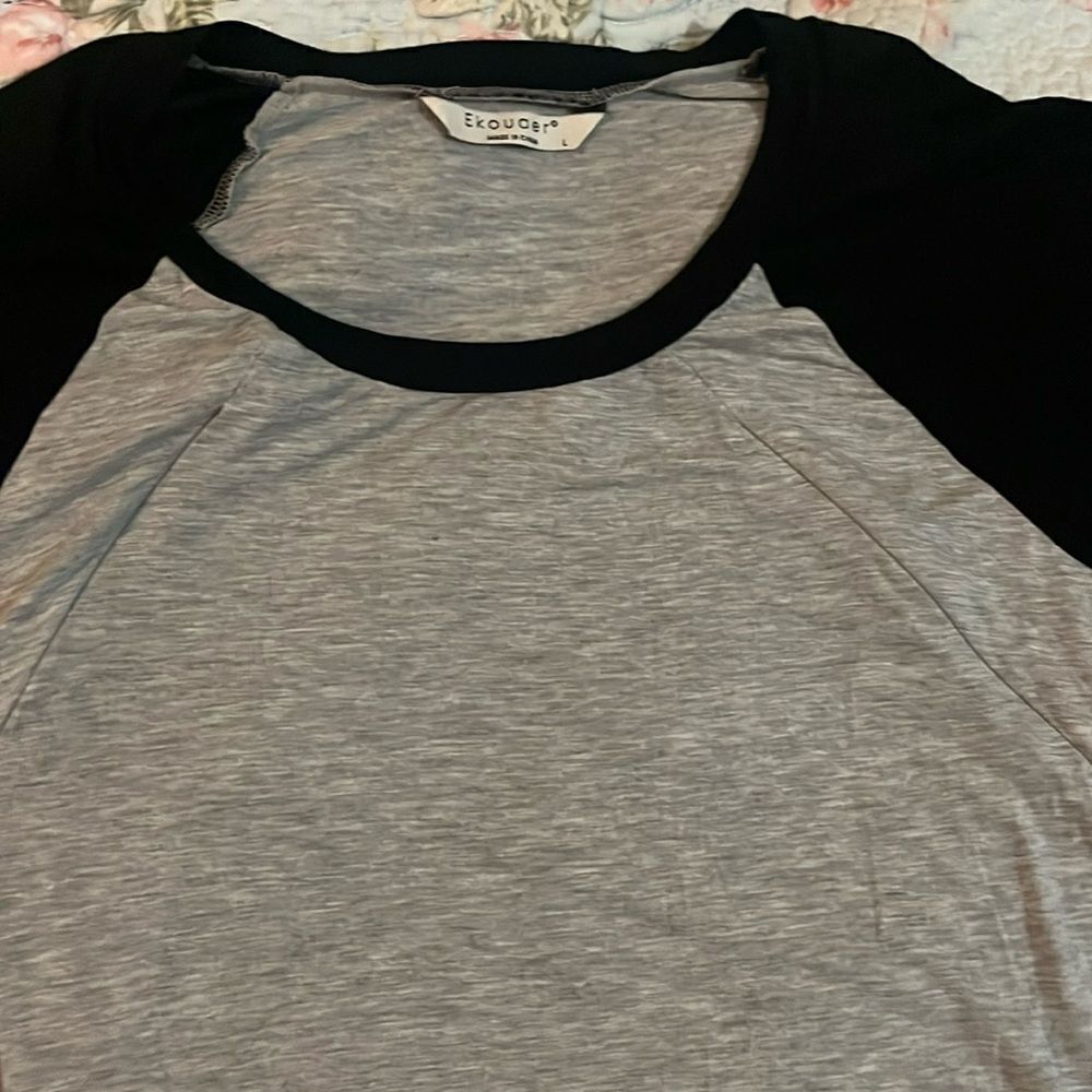 Ekouaer nursing gown